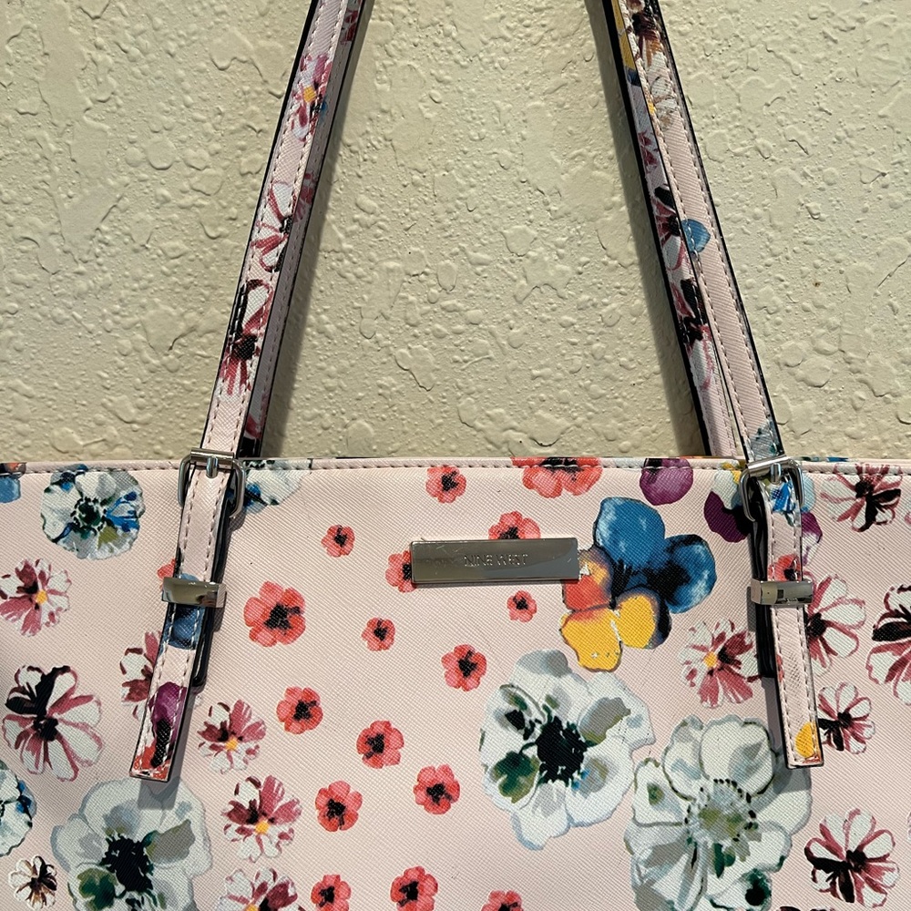 SOLD NINE WEST light pink floral tote handbag 🌸 - Picture 7 of 15